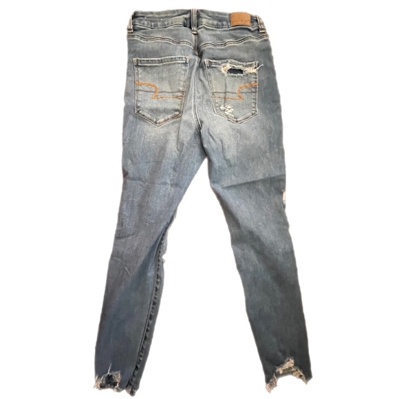 American Eagle distressed holy jeans - next level stretch size 6 short - Picture 2 of 4